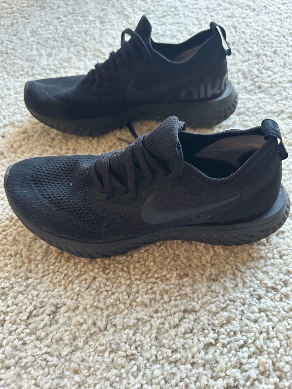 Nike Men’s Black Knit Athletic Running Shoes